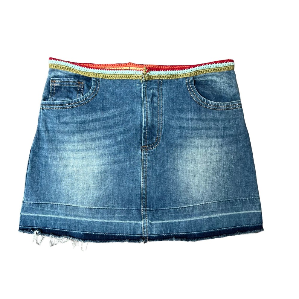 RFK Boho Denim Mini Skirt Crochet Embellished Raw Hem Womens Size 29 Medium Wash